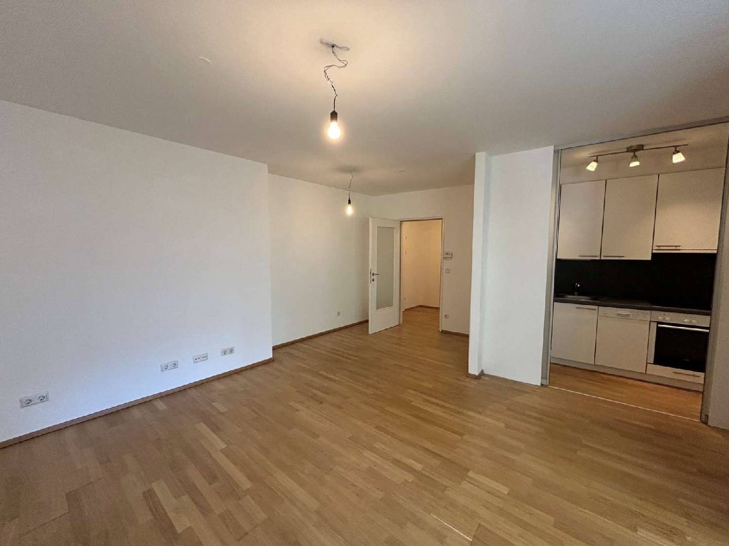 Neubauwohnung mit Balkon gut angebunden
