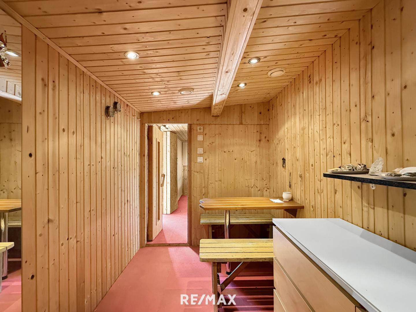Garten mit Pool und Sauna familienwohnung in ruhiger Lage