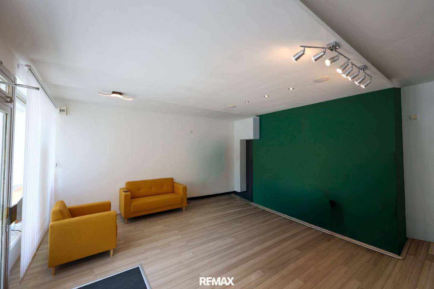 Centrally located commercial space with flexible usage potential
