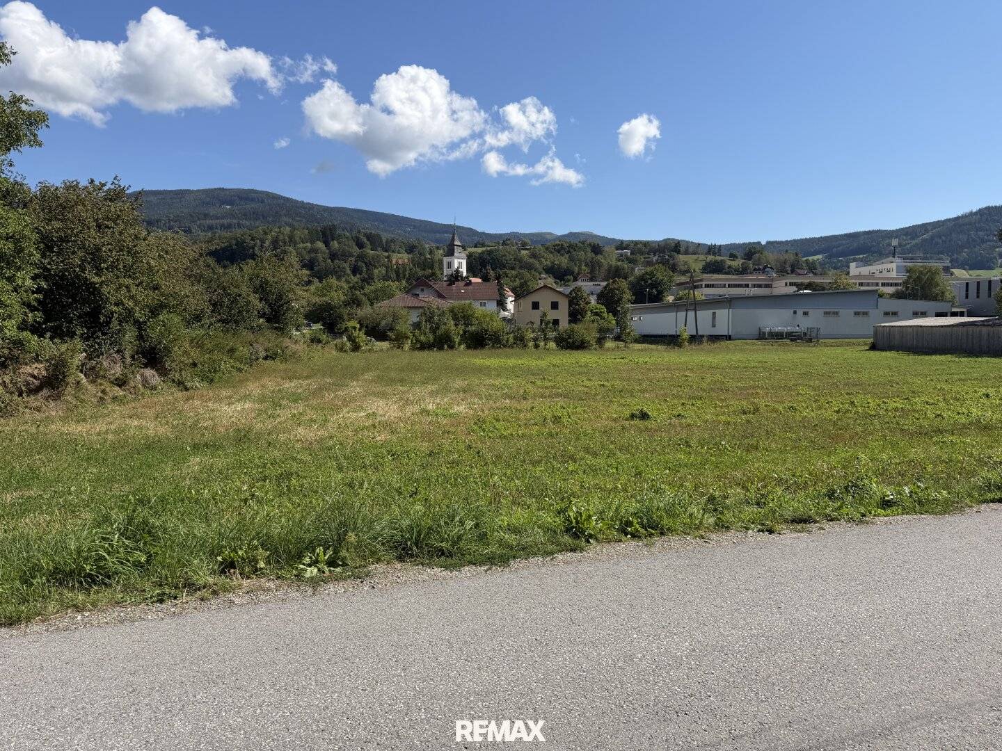 Plot in core area 3,825 m² - Potential and view