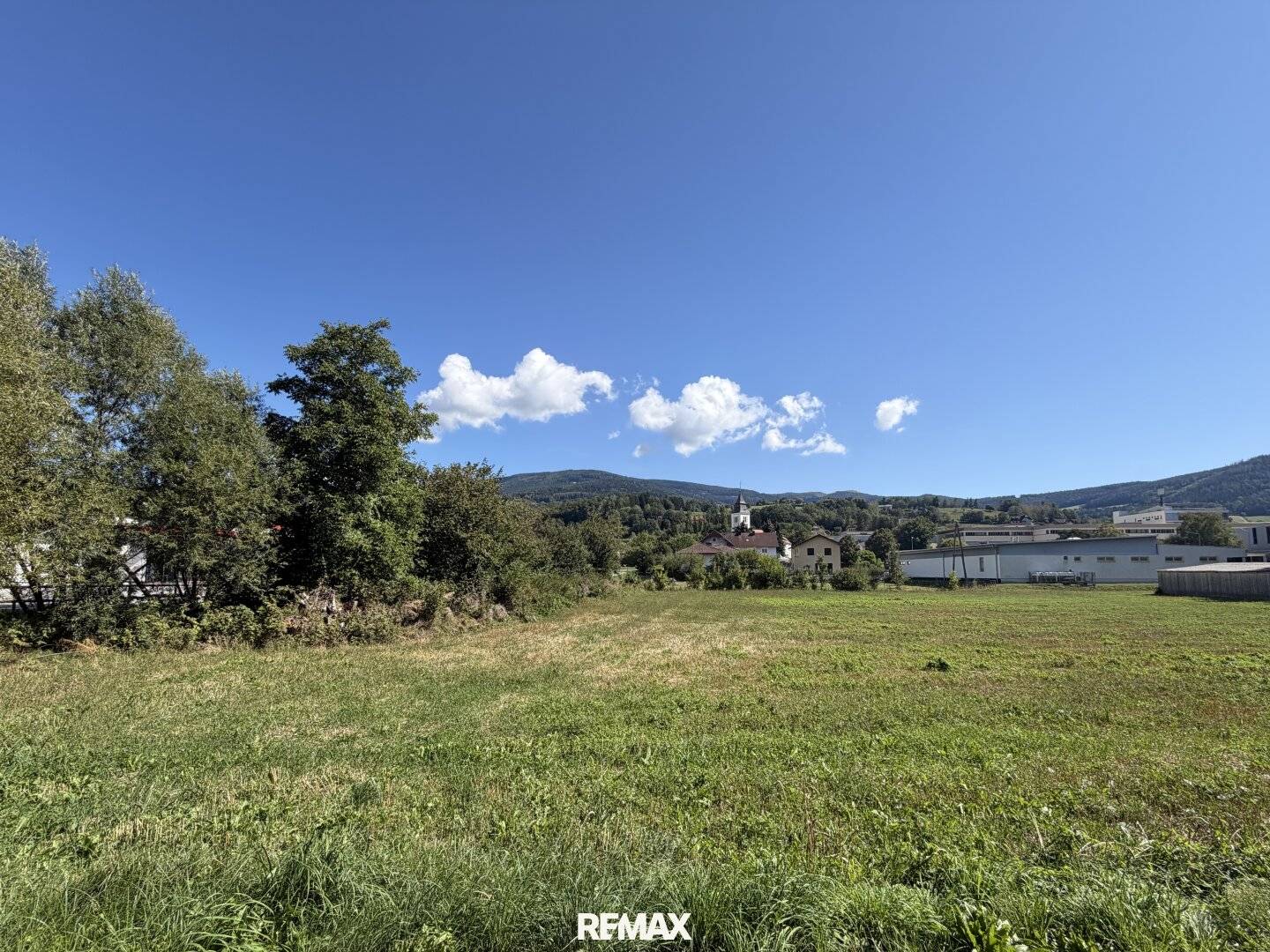 Plot in core area 3,825 m² - Potential and view