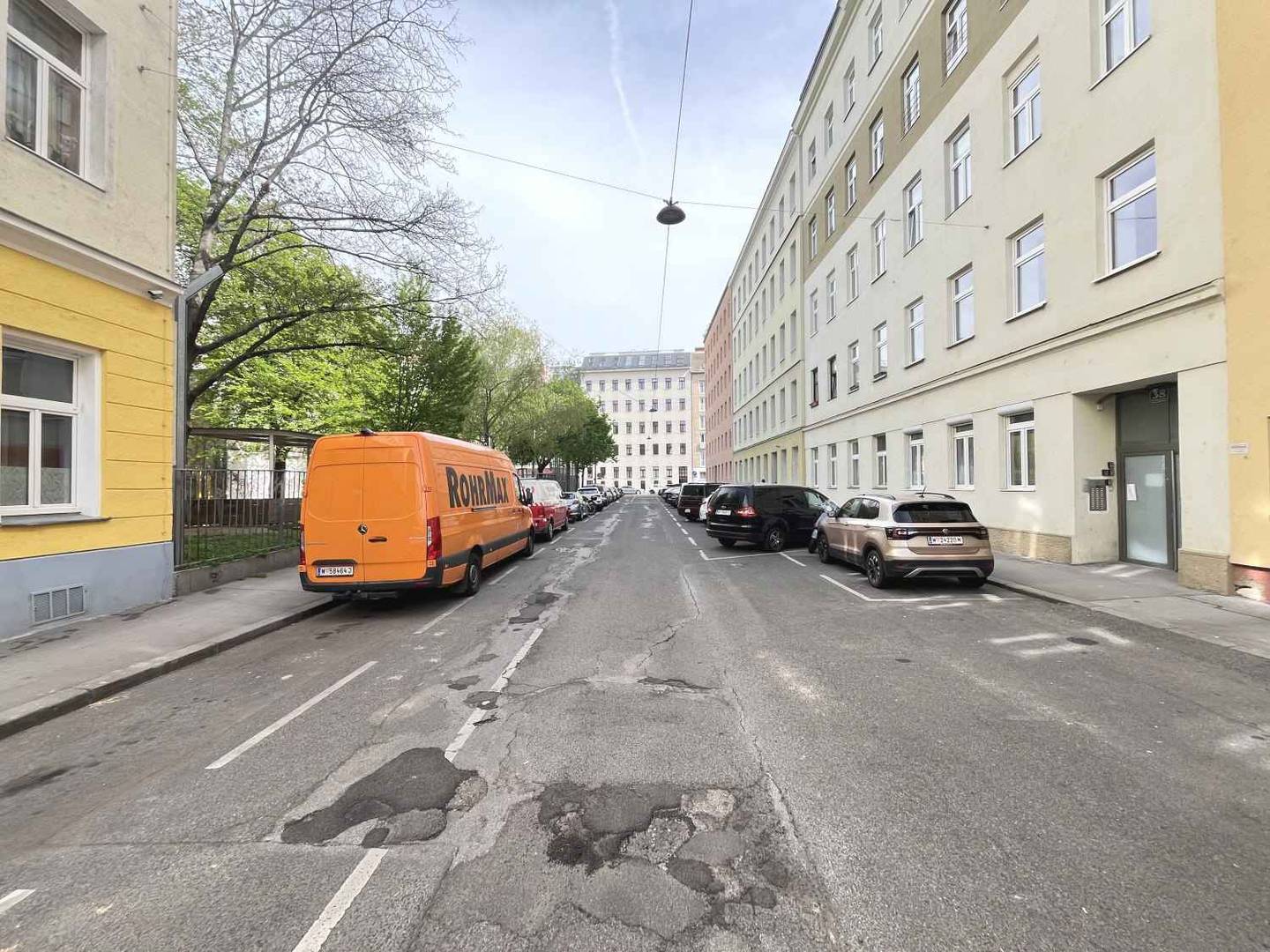 Apartment near Augarten in a historic building