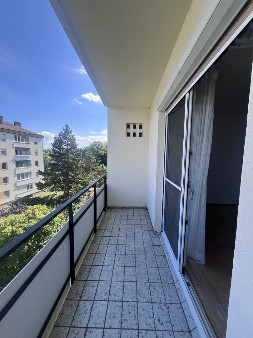 Bright 2-room rental apartment with loggia