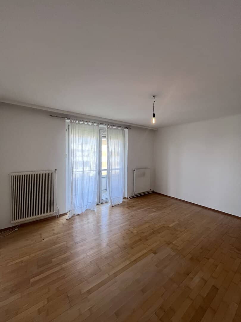 Bright 2-room rental apartment with loggia