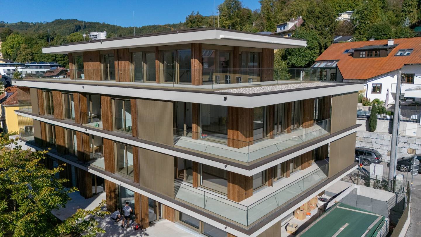 Stilvolle Neubau-Eigentumswohnung mit Blick auf Schloss Orth &amp; Traunsee