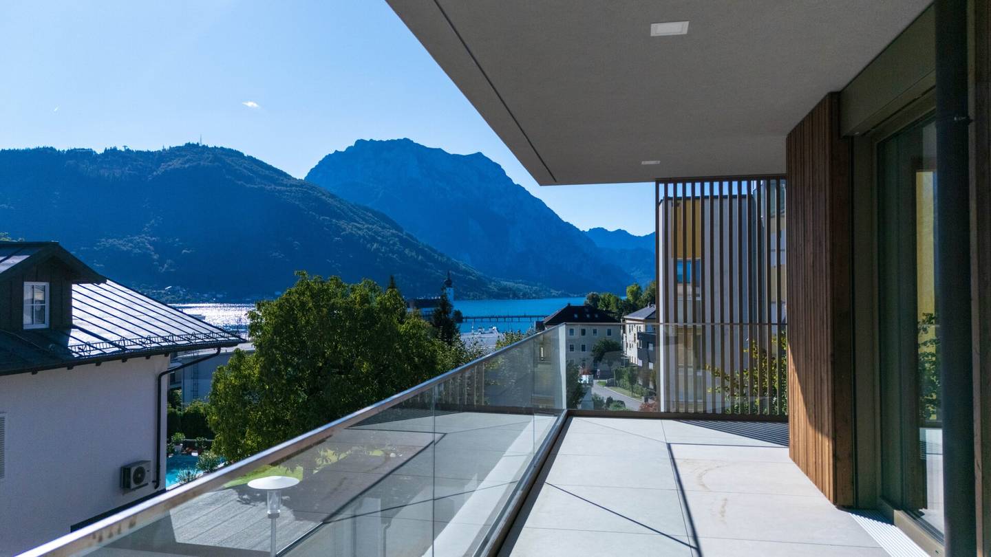 Stilvolle Neubau-Eigentumswohnung mit Blick auf Schloss Orth & Traunsee