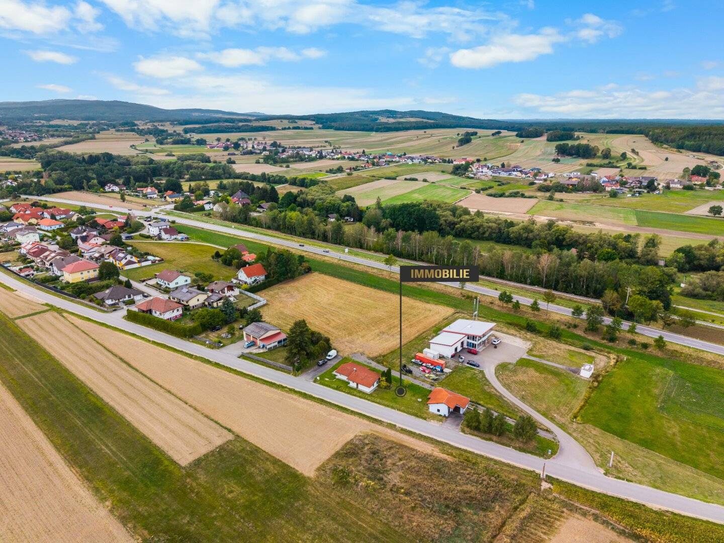 Lower Austria – District Gmünd BUSINESS CHANCE Versatile commercial property with sales, office and storage areas for only € 149.000,--