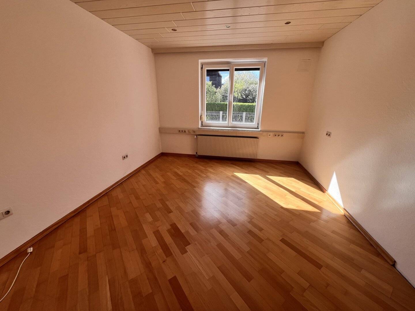 104 m² Office/Practice on the ground floor
