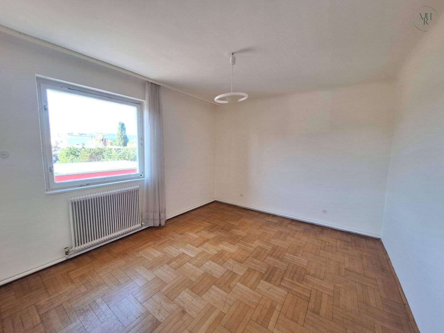 Your new company location! Renovated office and commercial building in prime Baden location