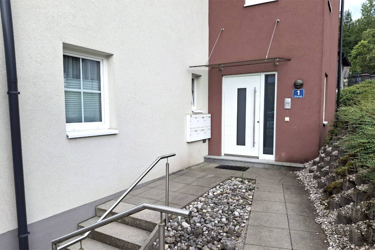 Pretty 2-room attic apartment in a quiet location