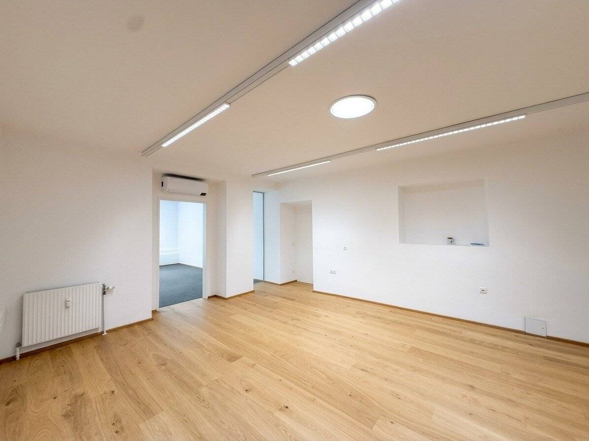 Modern. Newly renovated. Top location. – Office in Mittergasse in Bruck an der Mur