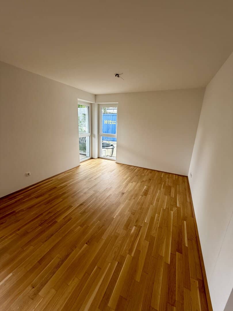 Modern 4-room apartment with cozy terrace and underground car park near the center First occupancy
