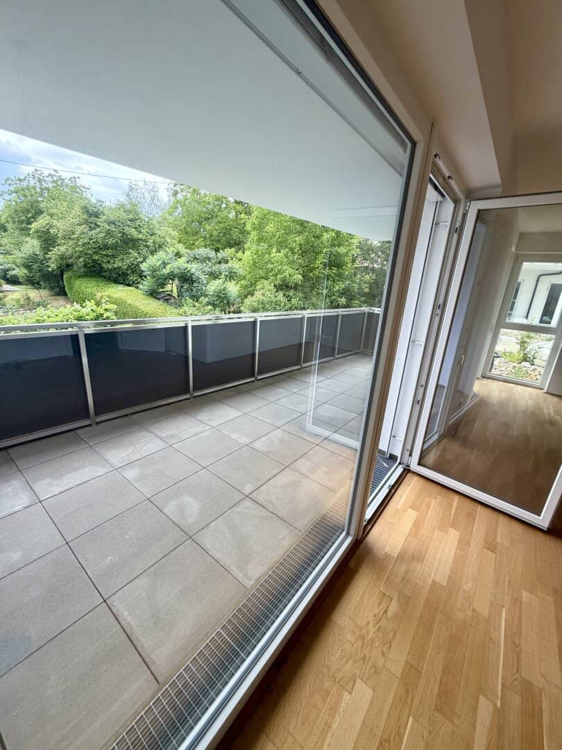 Modern 4-room apartment with cozy terrace and underground car park near the center First occupancy