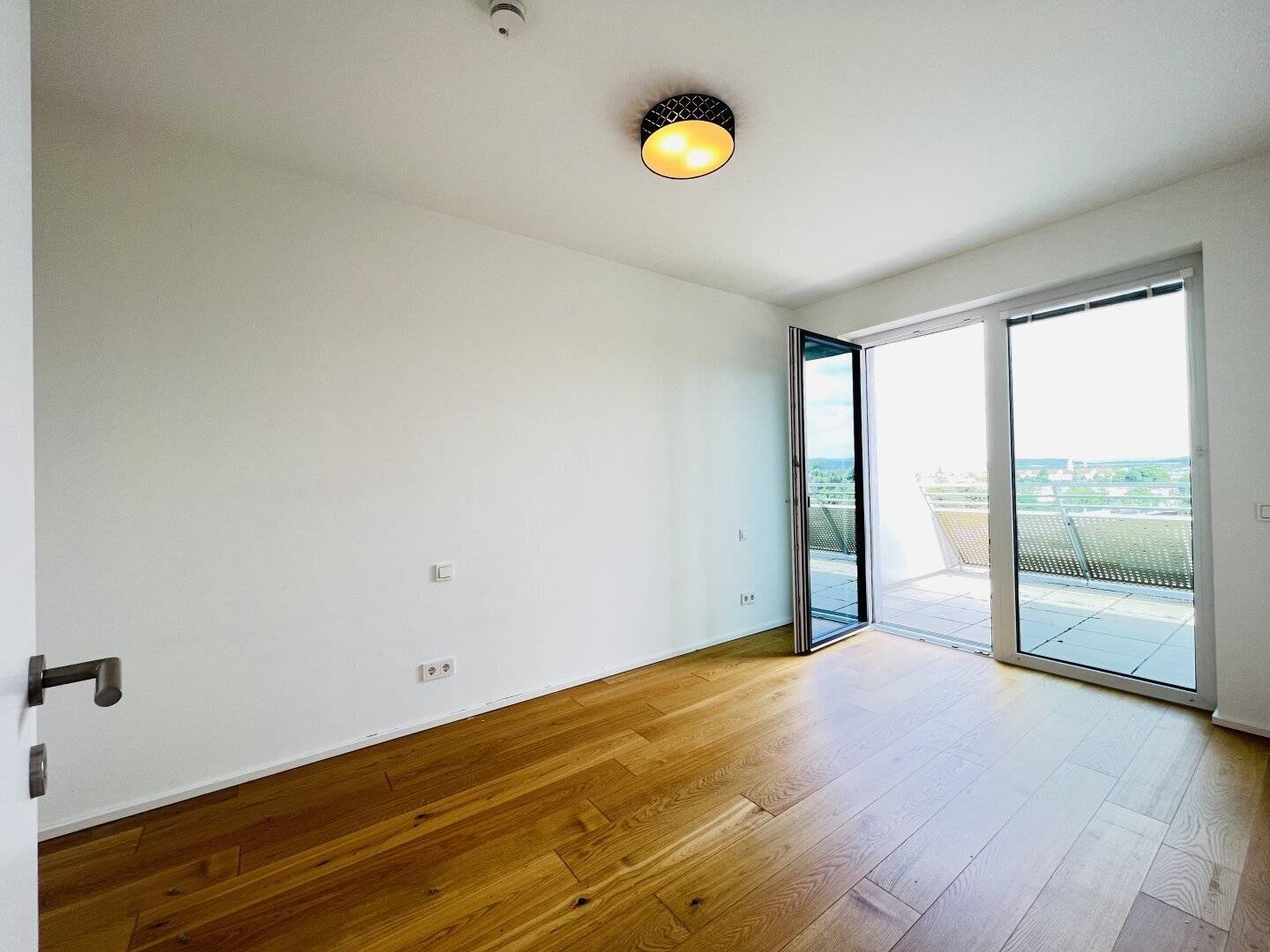 Q11 – Light, Air, Feeling of Life: Your new terrace apartment between the city centre and the Traisen