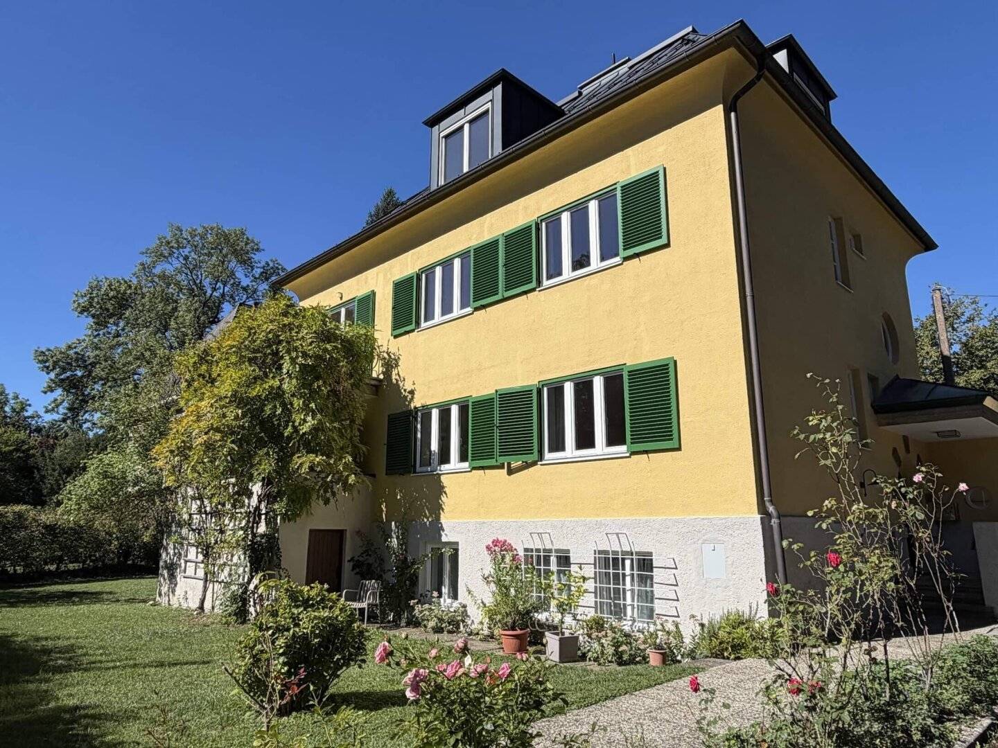 Traumlage Riedenburg: Wunderschöne Dachmaisonette mit großer Terrasse