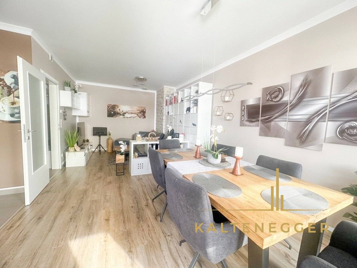 Moderne 3-Zimmer-Wohnung mit Balkon, Garage und Stellplatz