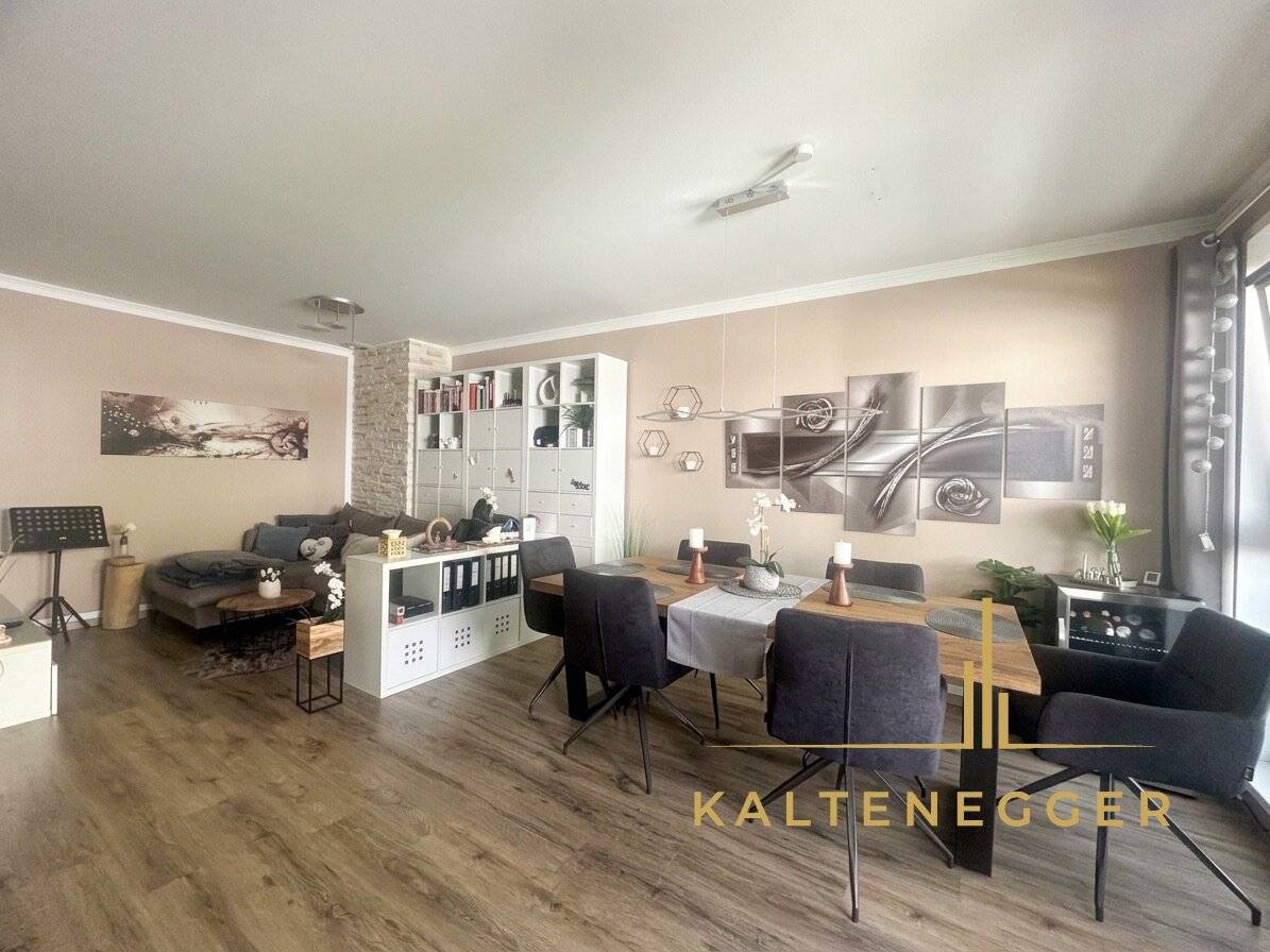 Moderne 3-Zimmer-Wohnung mit Balkon, Garage und Stellplatz