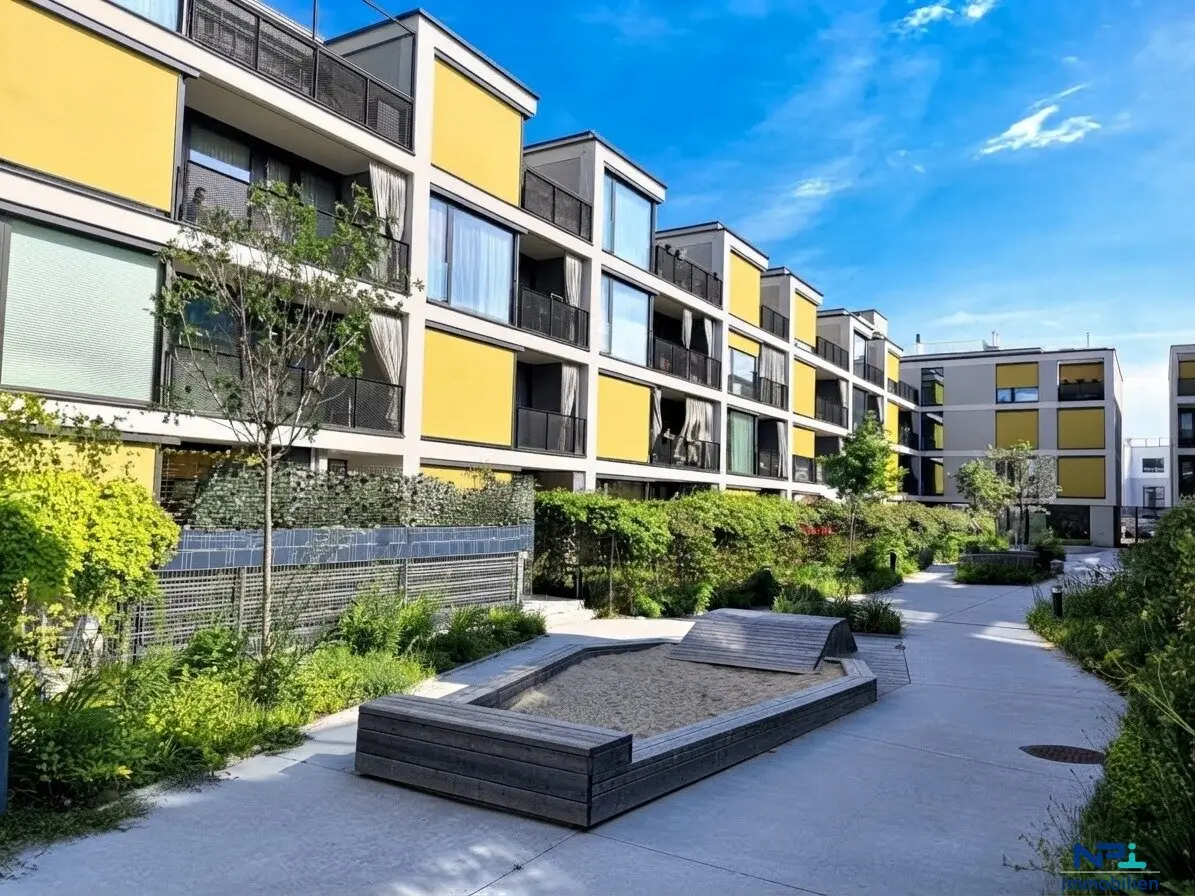 Modern air-conditioned 3 room rental apartment with large terrace in prime location