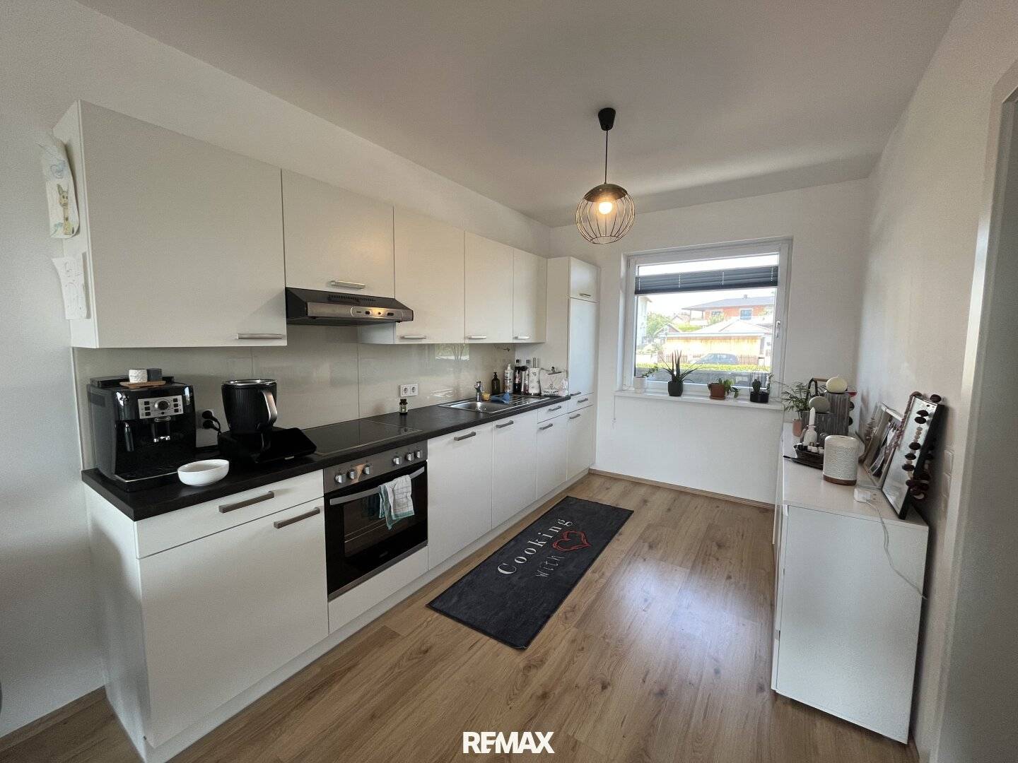 Modern 3-room apartment with kitchen and balcony