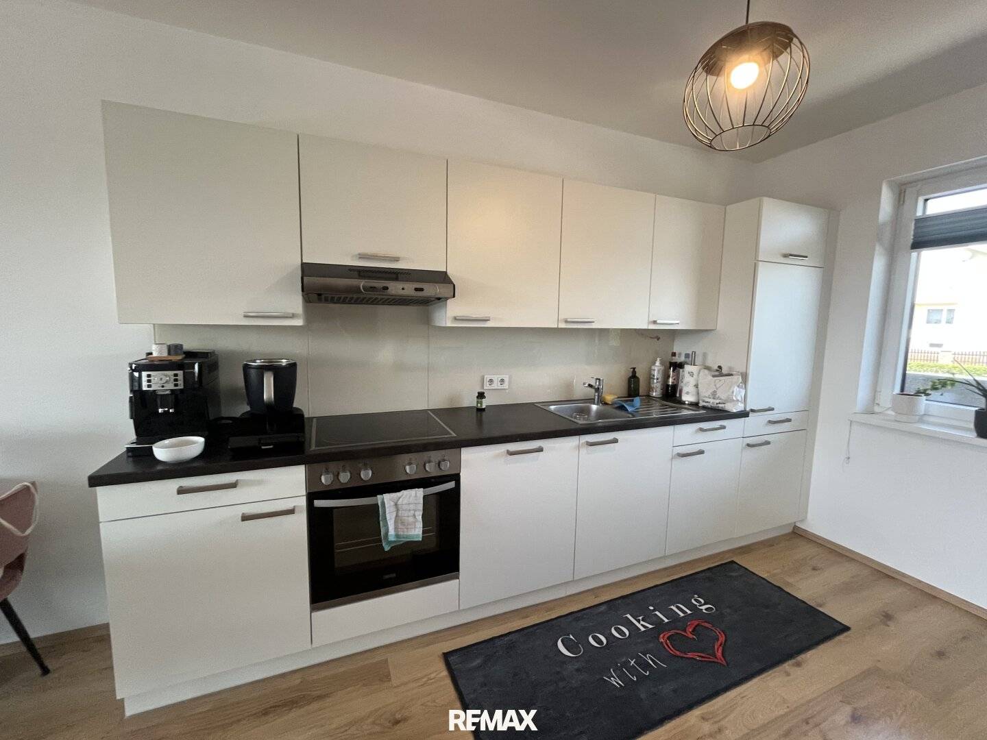 Modern 3-room apartment with kitchen and balcony