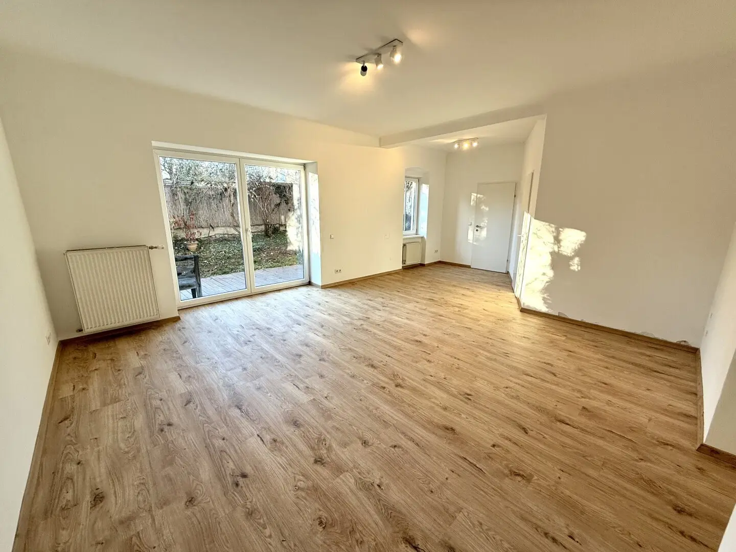 Stylish 2-room garden apartment – separate kitchen & old building charm in Maria Enzersdorf