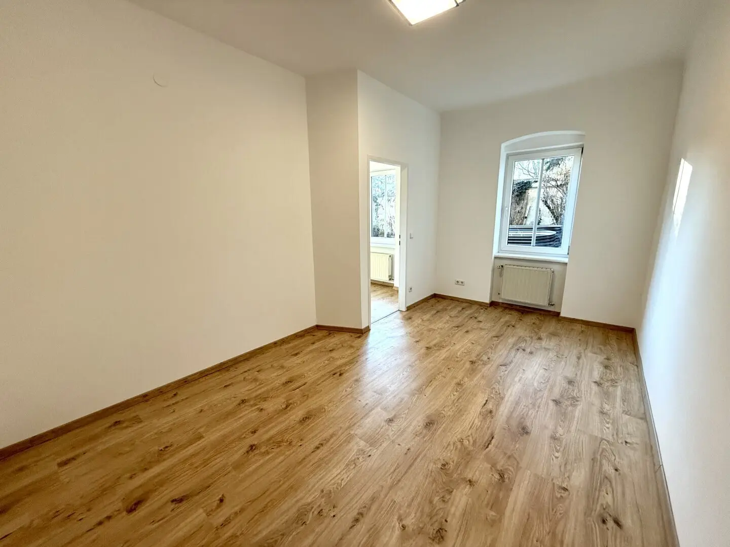 Stylish 2-room garden apartment – separate kitchen & old building charm in Maria Enzersdorf