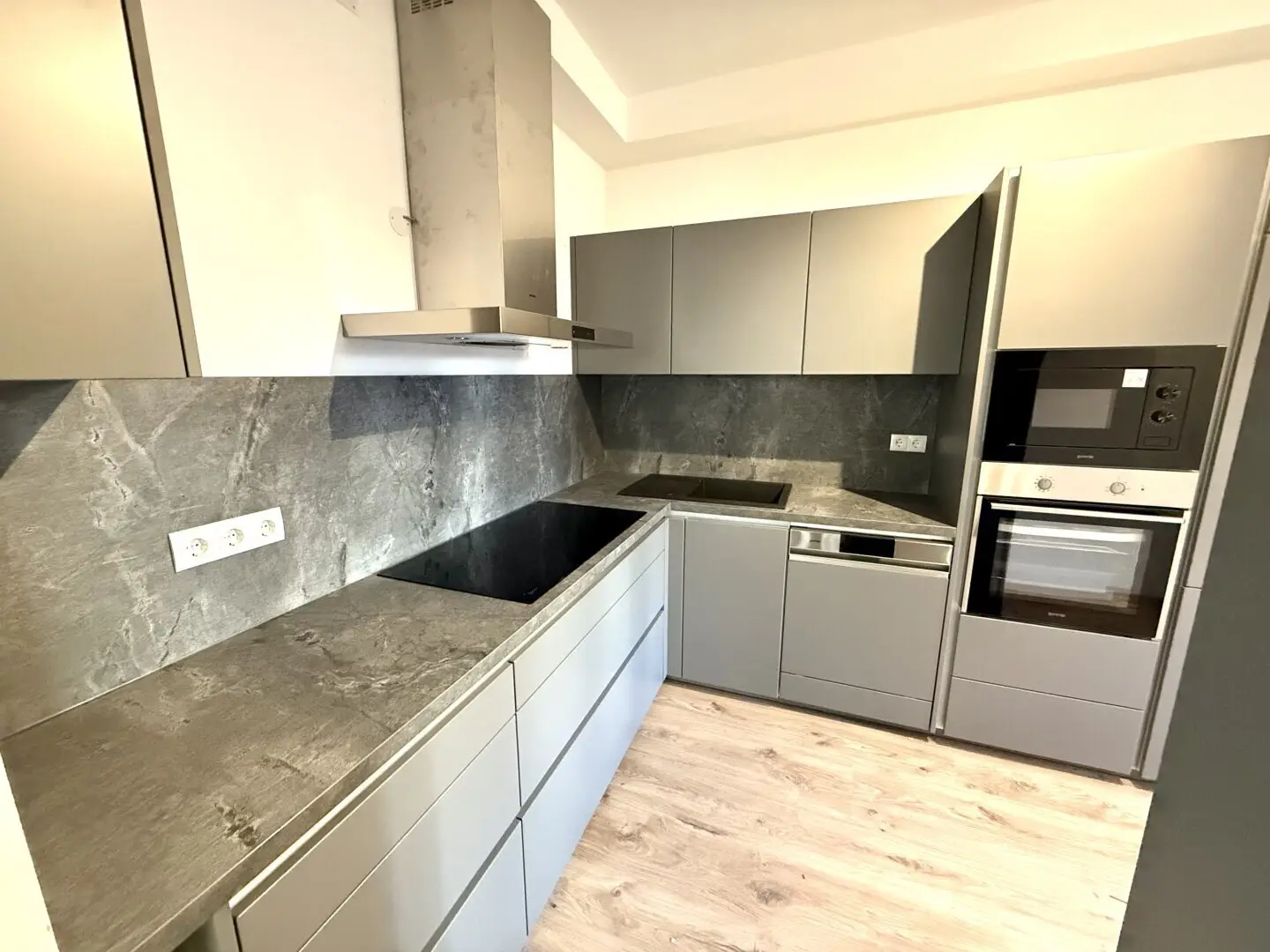 Stylish 2-room garden apartment – separate kitchen & old building charm in Maria Enzersdorf