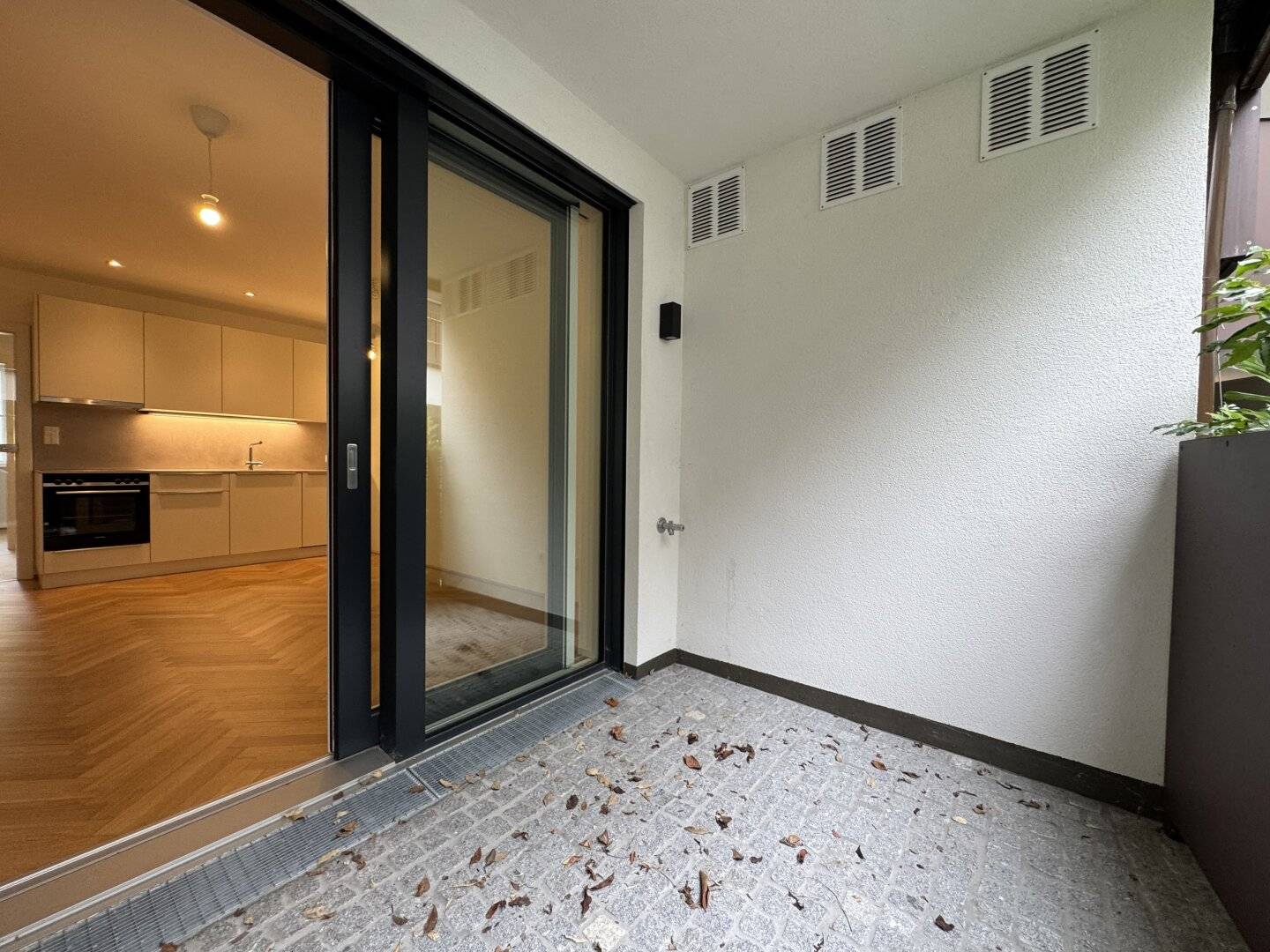 FREIER MIETZINS - TOP MODERNE 2 ZIMMER + TERRASSE IN BIEDERMEIER ARCHITEKTUR
