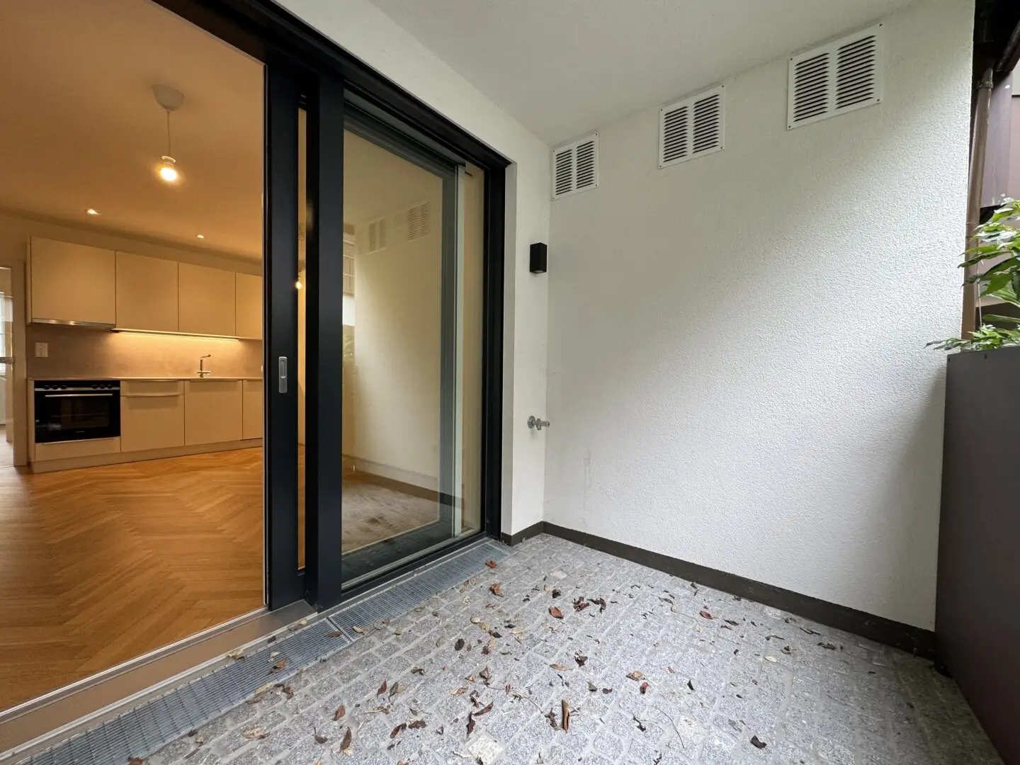 FREIER MIETZINS - TOP MODERNE 2 ZIMMER + TERRASSE IN BIEDERMEIER ARCHITEKTUR