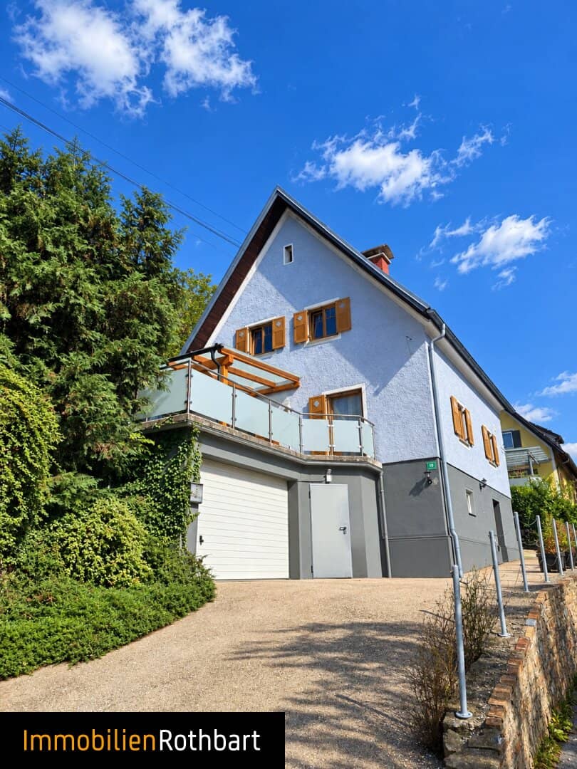 Beautiful renovated single-family house with garden, terrace and garage