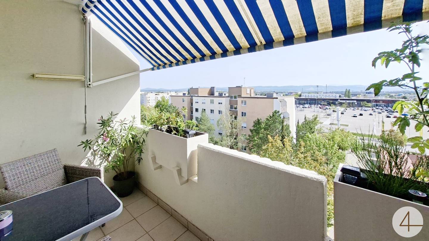 Top location with loggia