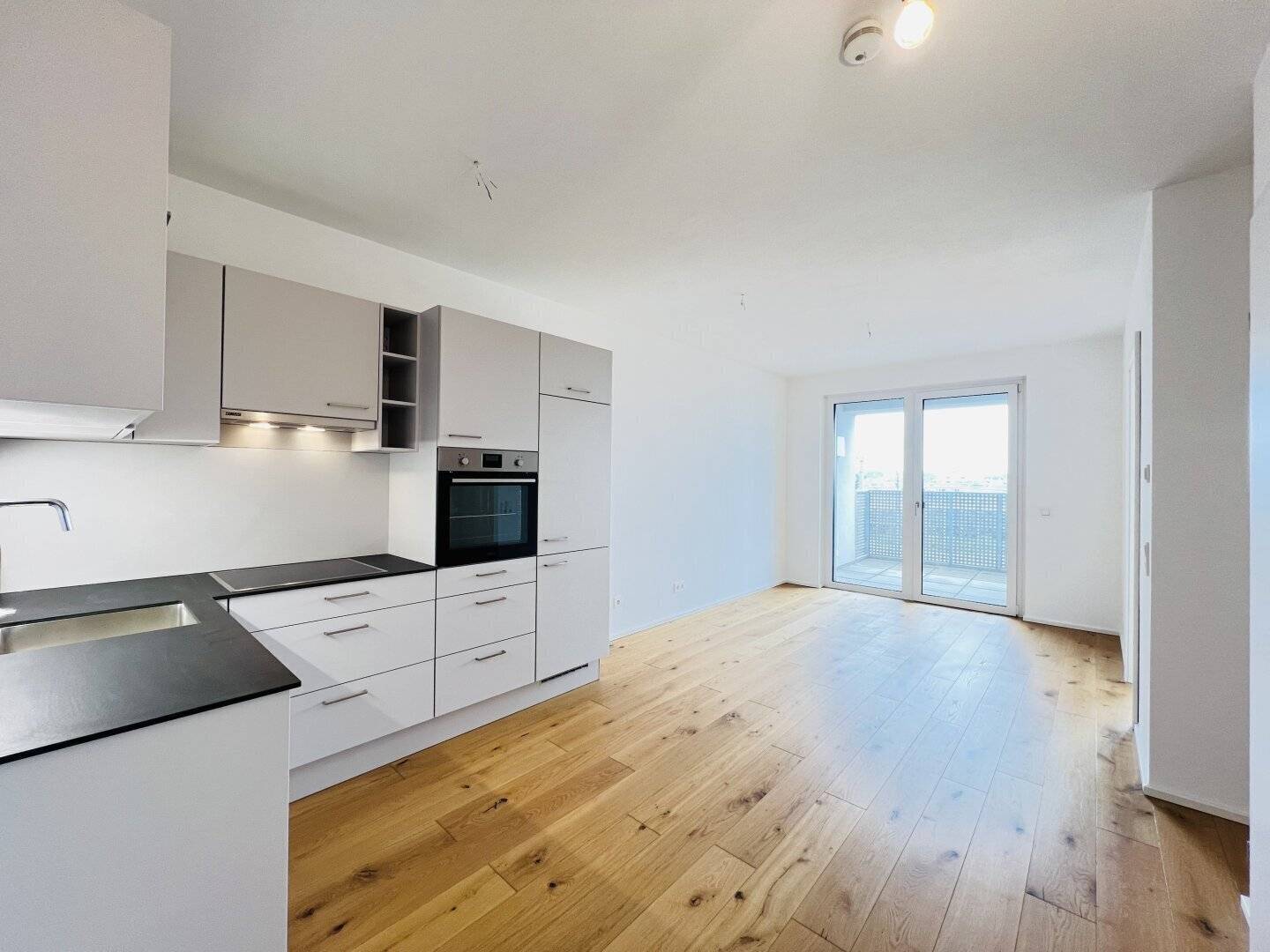 Q11 - A Place to Feel at Home: Bright 2-Room Apartment with Excellent Connections