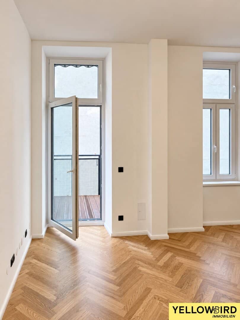 Balcony I Elevator Courtyard-facing 3-room period apartment I First occupancy after renovation I Alserstraße