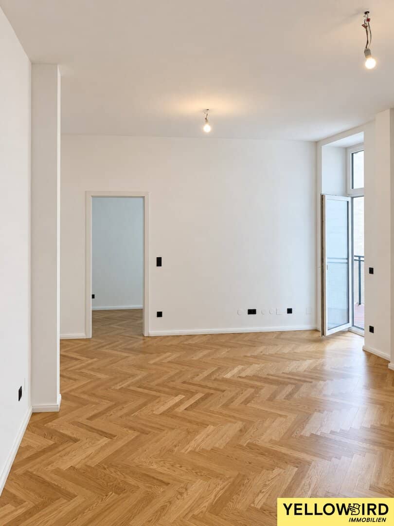 Balcony I Elevator Courtyard-facing 3-room period apartment I First occupancy after renovation I Alserstraße