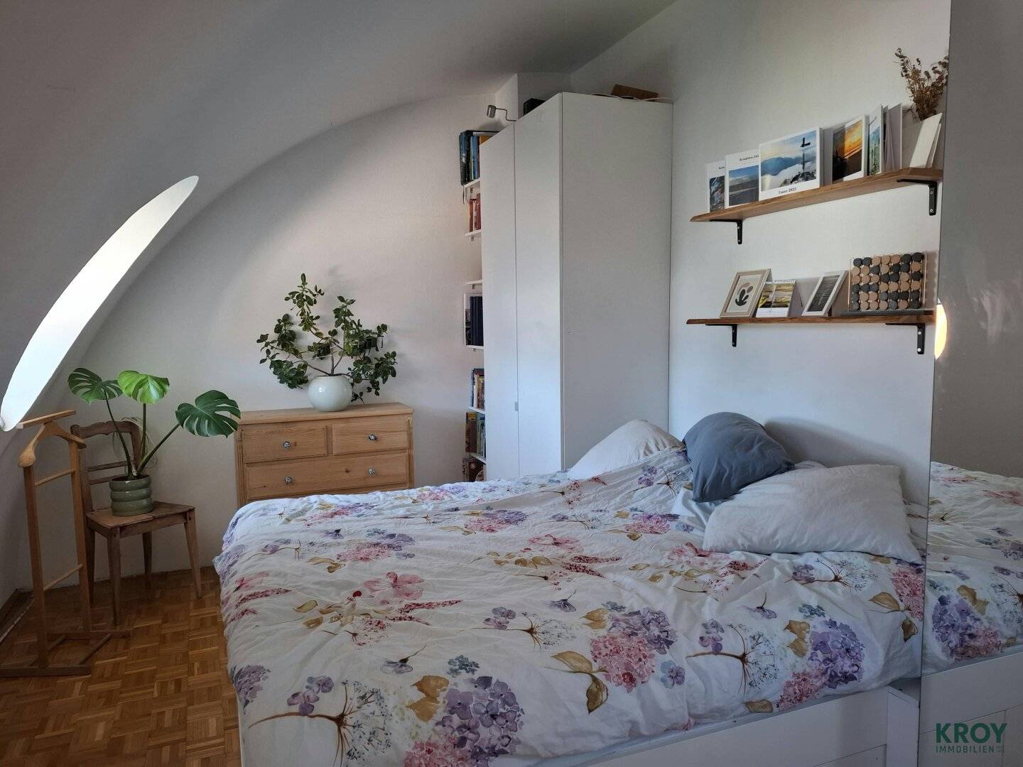 Charmante 2-Zimmer-Dachgeschoßwohnung mit Terrasse und TG-Platz