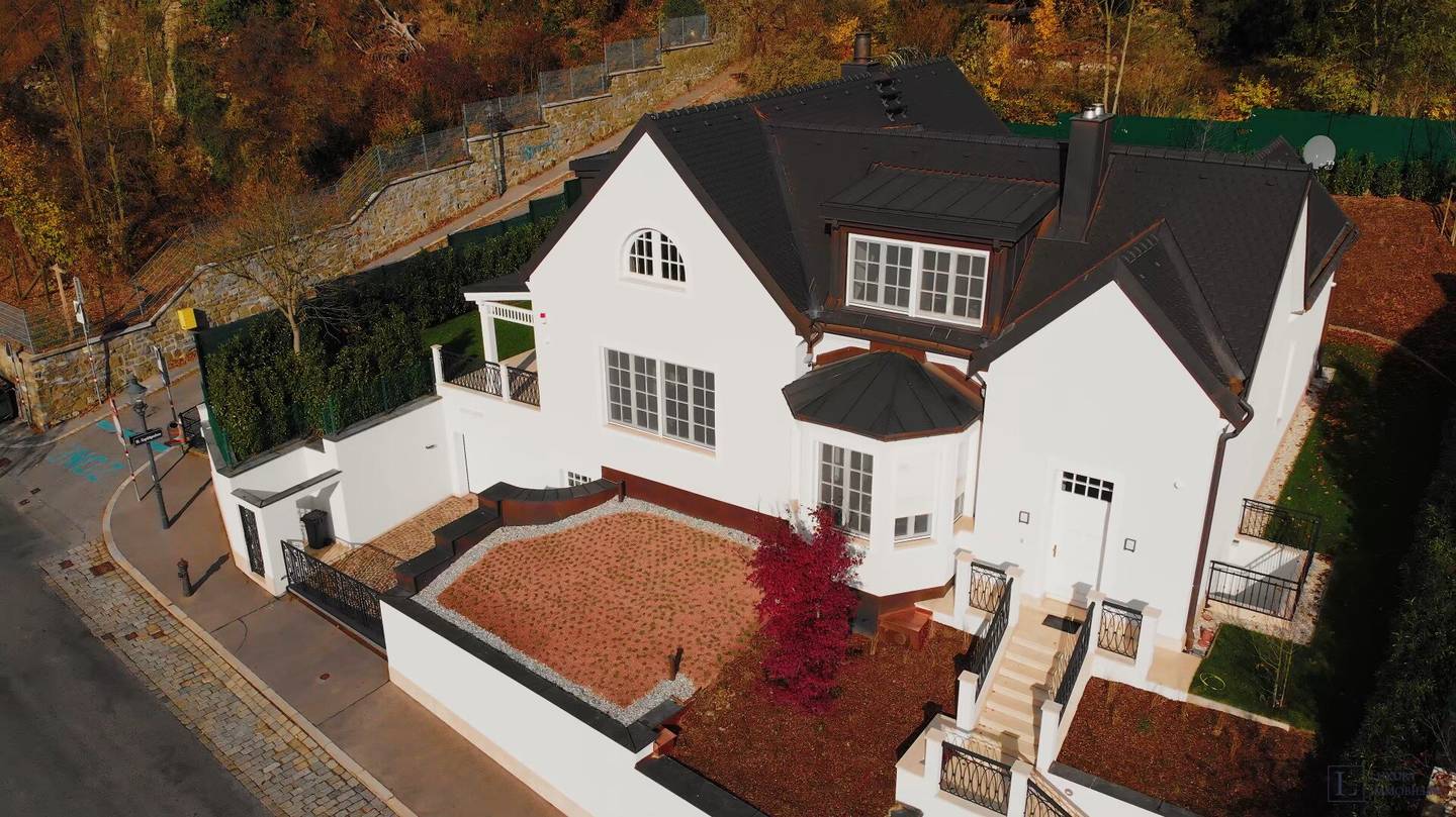 Exklusive Villa mit Spa und Garten am Wienerwald