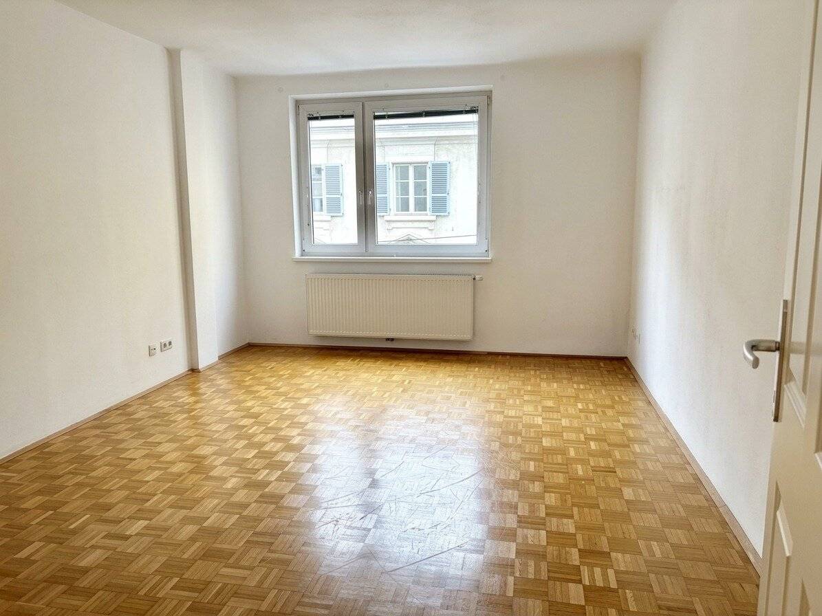 Zentrum + Karmelitermarkt: sehr hübsche 2-Zimmerwohnung, Küche mit Küchenzeile, Topzustand, zentral begehbar, Nähe Augarten, Linie 2 +  U2-Taborstraße!