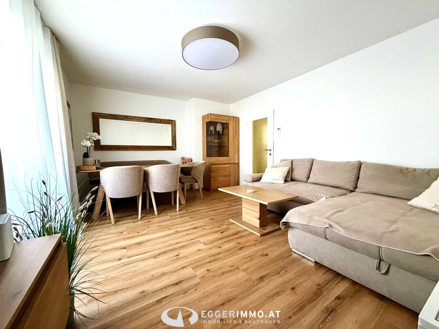 5710 Kaprun: the OPPORTUNITY !! newly renovated 3-room apartment 62m² in a quiet location of Kaprun, secondary residence !! Parking space available!","de":"5710 Kaprun: die GELEGENHEIT !! neu renovierte 3 Zimmerwohnung 62m² in Ruhelage von Kaprun, Zweitwohnsitz !! Parkplatz vorhanden!