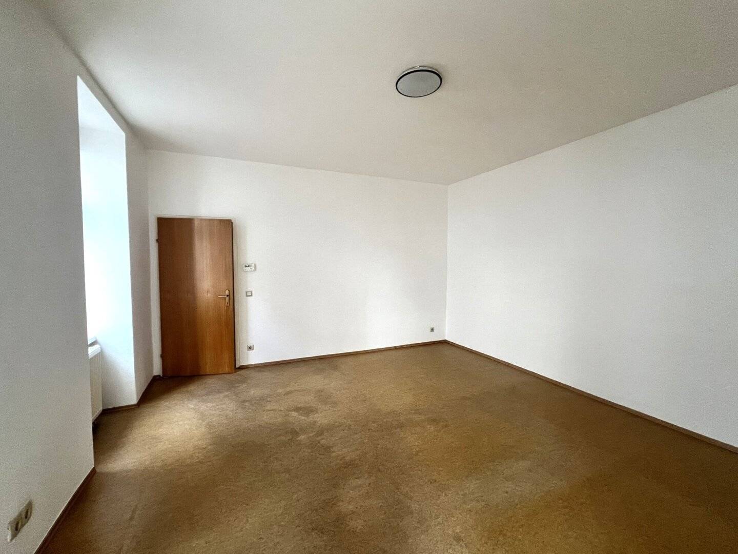 Nice 1-room apartment (starter or single apartment) incl. car parking space near Columbuscenter and pedestrian zone