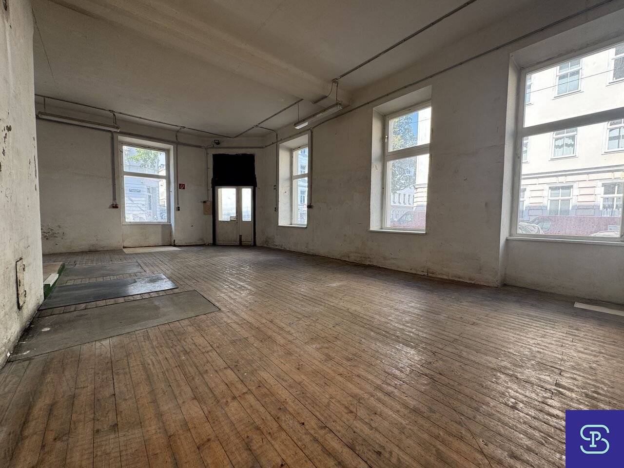 Großzügige 98m² Lagerfläche Nähe U3 Schweglerstraße - 1150 Wien