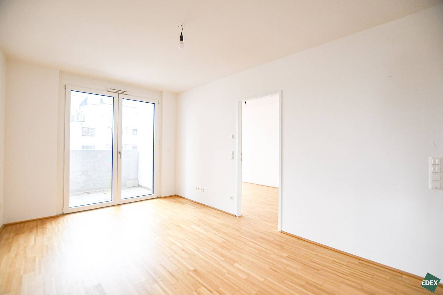 Quiet courtyard location: Modern 2-room apartment with balcony near the Danube