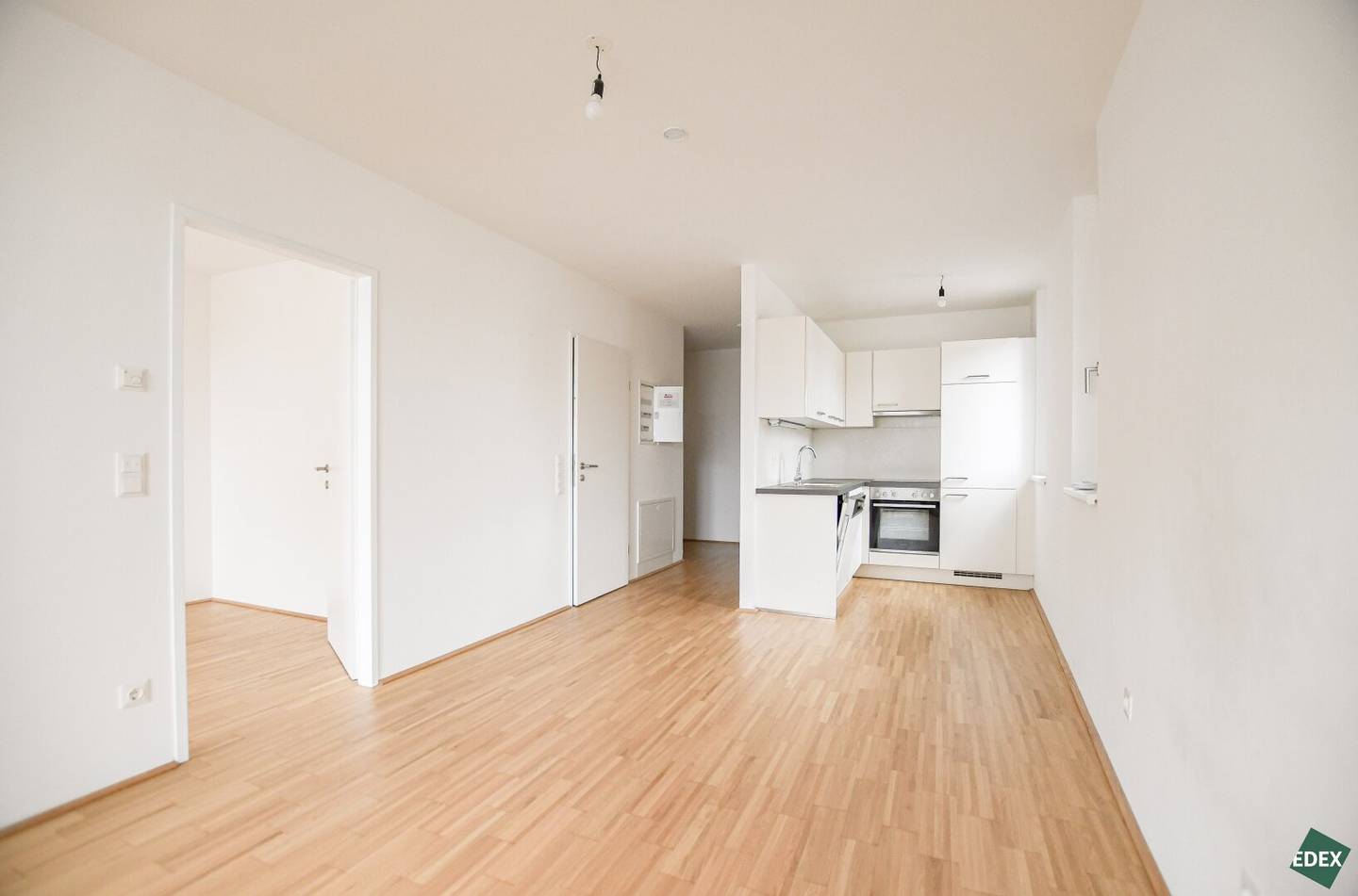 Quiet courtyard location: Modern 2-room apartment with balcony near the Danube