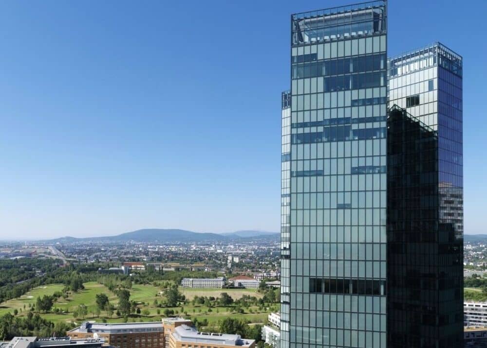 Loft apartment in Twin Tower with wide city view
