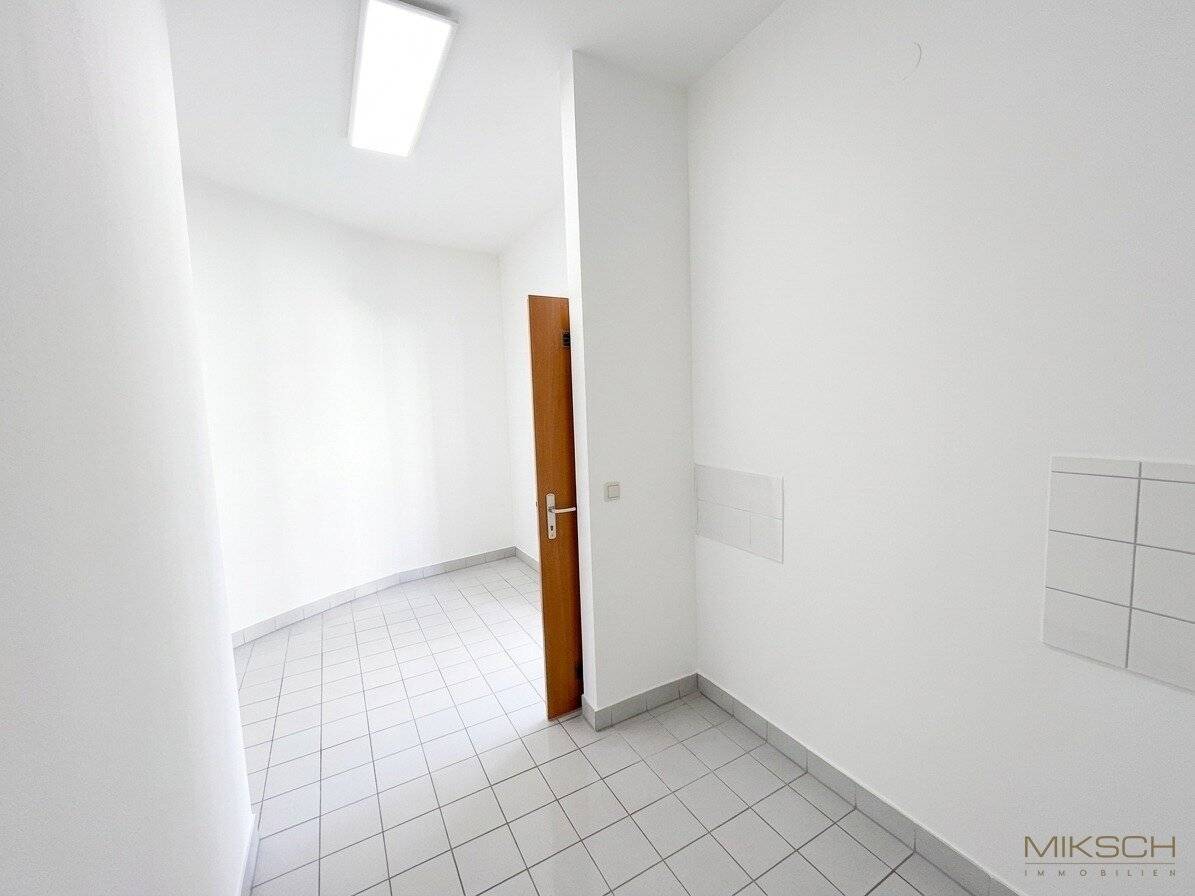 Top Commercial Space I 42m² I near Train Station I St. Pölten