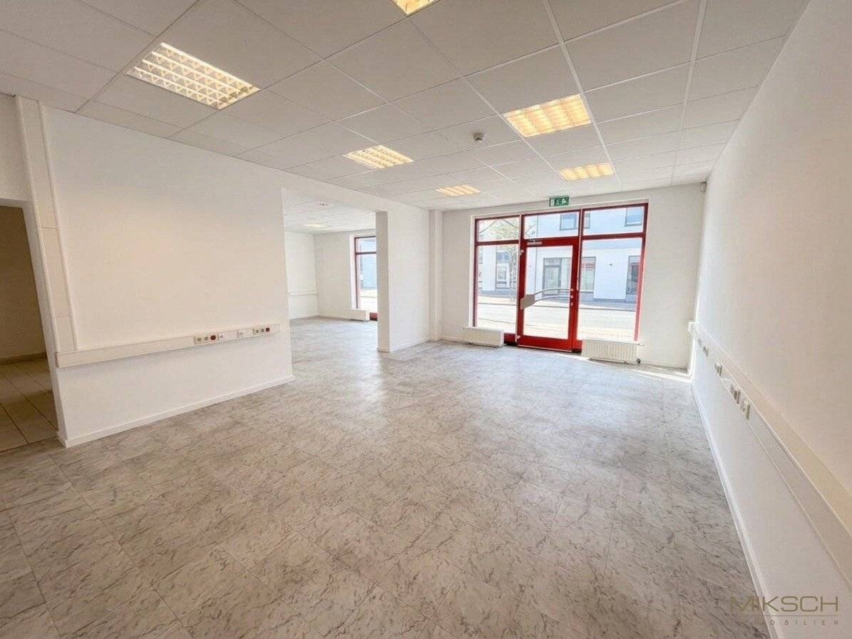 Top Commercial Space I 42m² I near Train Station I St. Pölten
