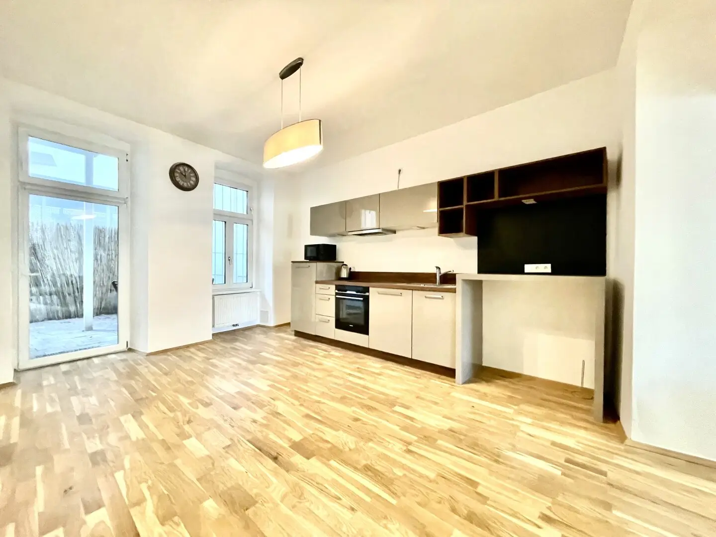 MODERN 2-ROOM + LARGE TERRACE NEAR ELTERLEINPLATZ (U5, 43)