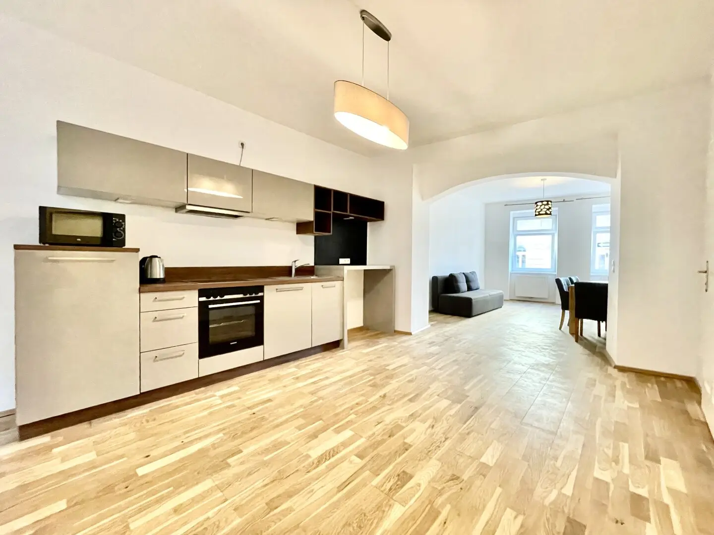 MODERNE 2 ZIMMER + GROSSER TERRASSE NAHE ELTERLEINPLATZ (U5, 43er)