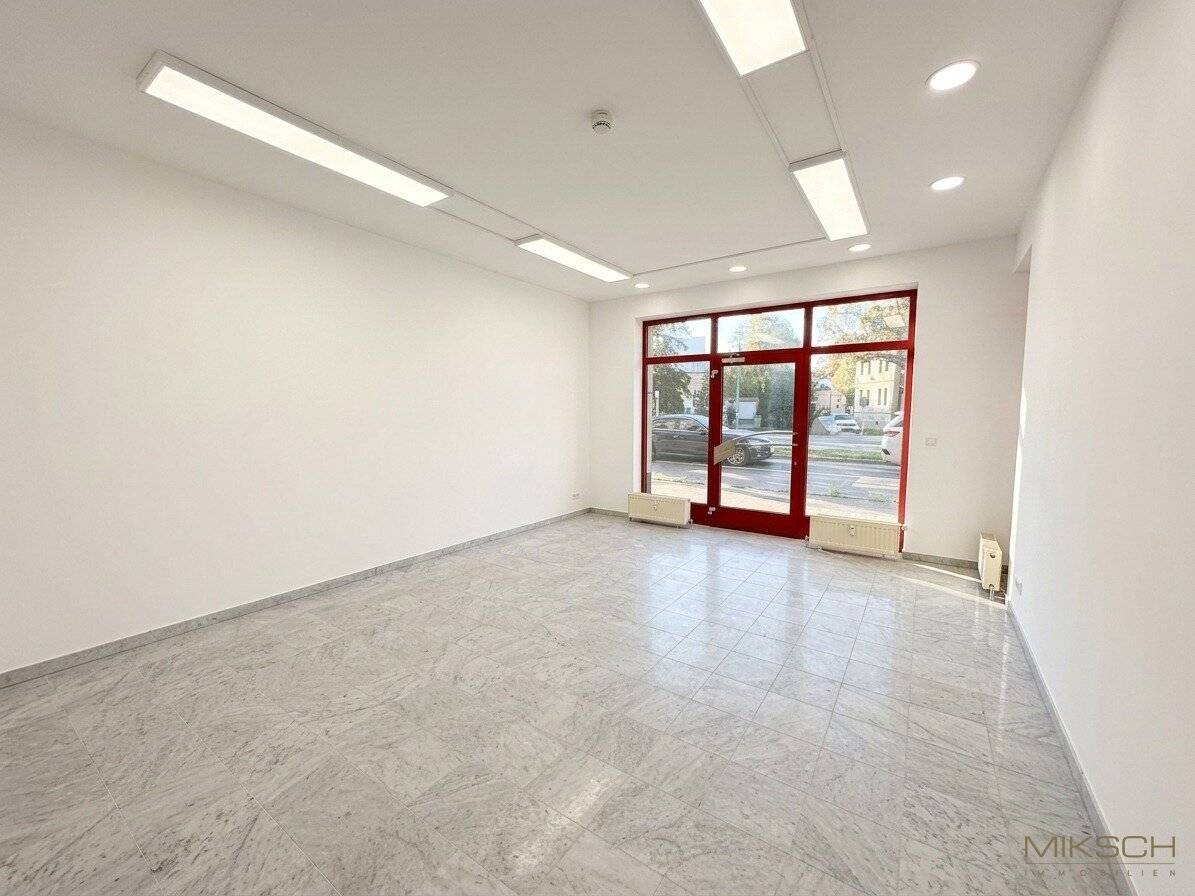 Commercial space I 37m² I with garage I near station I tea kitchen