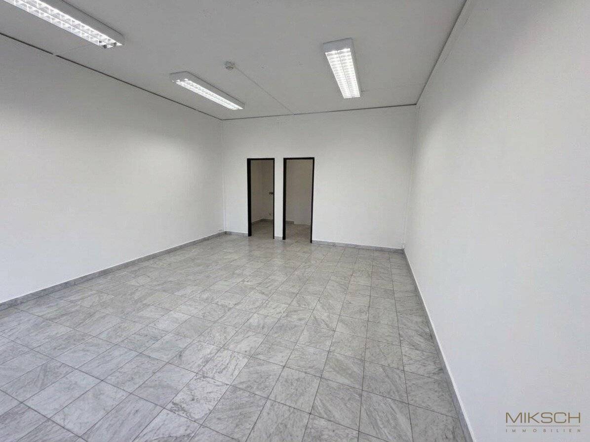 Commercial space I 37m² I with garage I near station I tea kitchen
