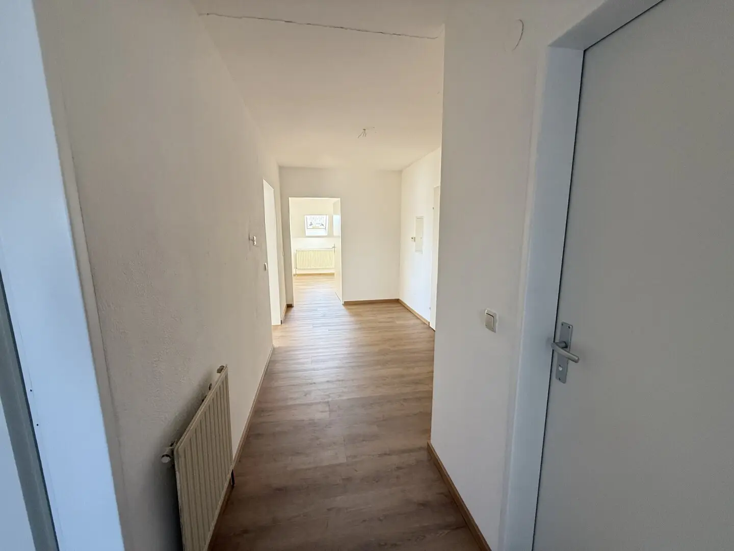 Renovierte 4-Zimmer-Wohnung inkl. Parkplatz